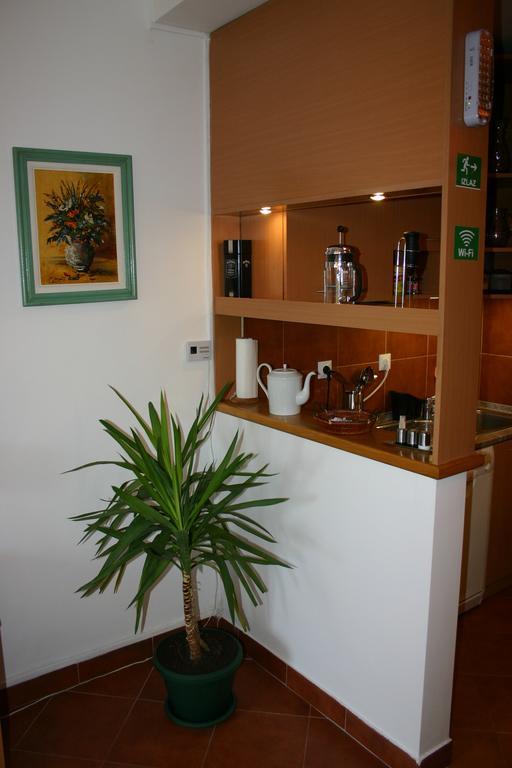 Apartment Akacija Gardens بلغراد الغرفة الصورة